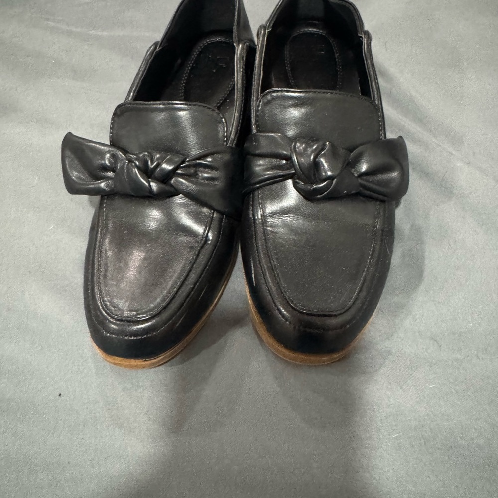 Just Fab Black Loafers with Bow Detail size 6 EUC